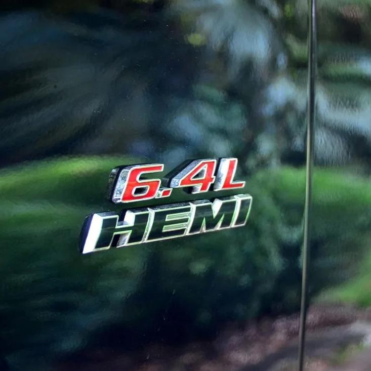 2Pcs 3D Metal 6.4L HEMI Emblem Badge