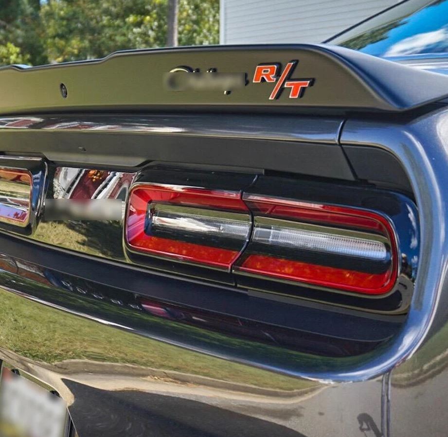 2Pcs 3D Metal R/T Emblem Badge Set
